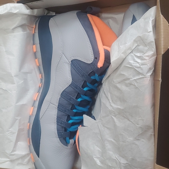 Deadstock Jordan 10 bobcats - Picture 9 of 17